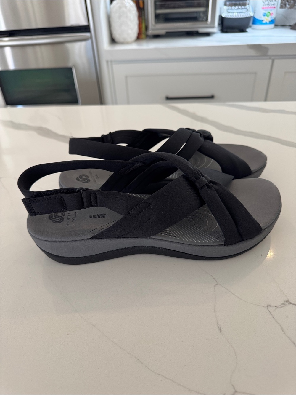 Cloudsteppers by Clarks Black Strappy Sandals
Size 12
